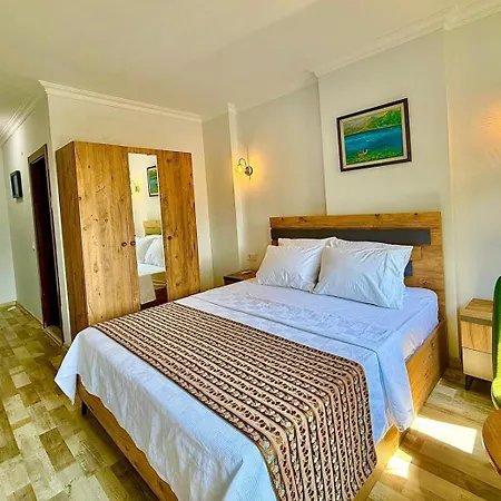 Marina Hostel Αττάλεια