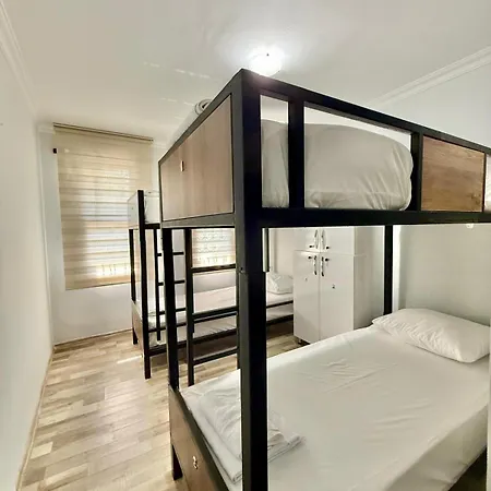Marina Hostel Αττάλεια